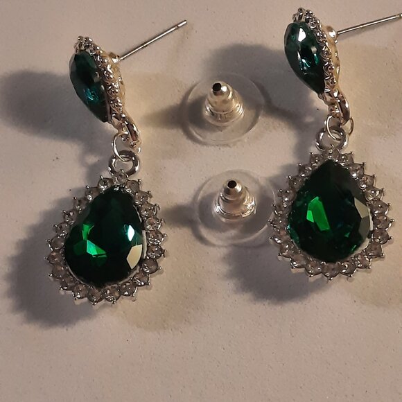 Brand New Dazzling Handmade Glass Earrings for Xmas - Picture 2 of 2